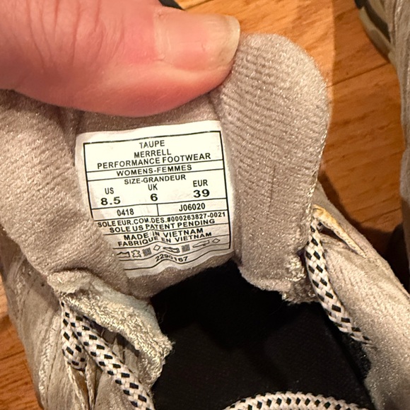 Women’s Merrell shoes - Picture 4 of 4